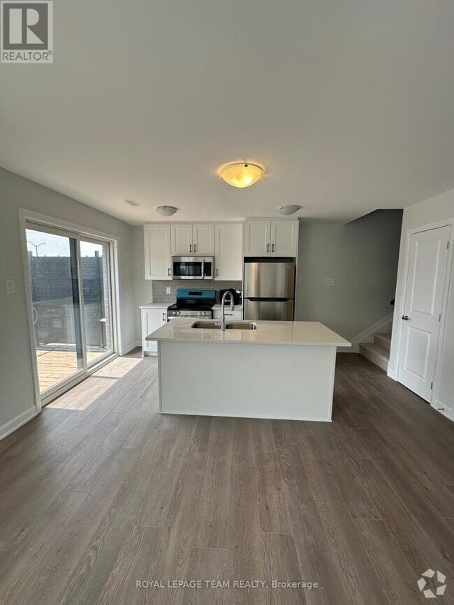 Building Photo - 1421 CREEKWAY Pvt