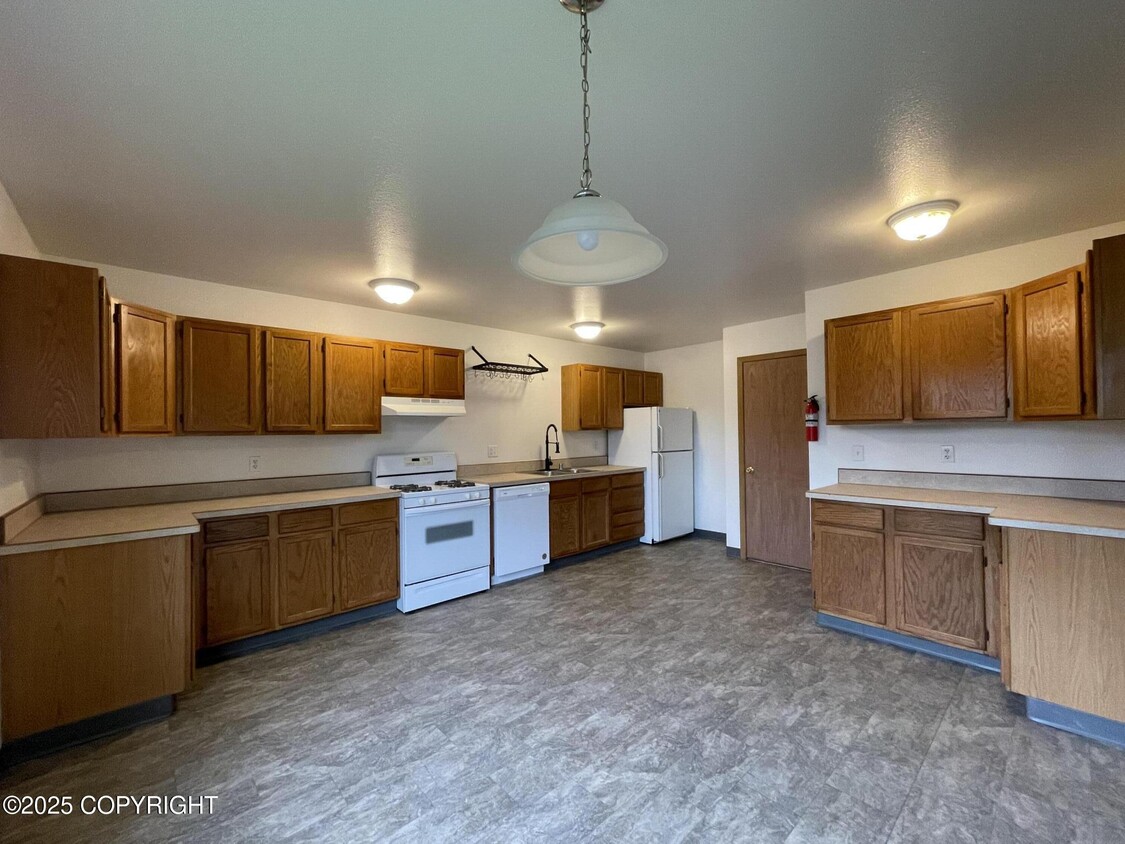 Primary Photo - 3903 Iowa Dr