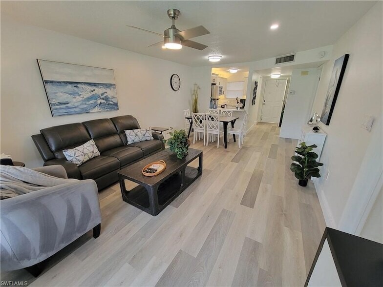 Foto principal - 200 Forest Lakes Blvd