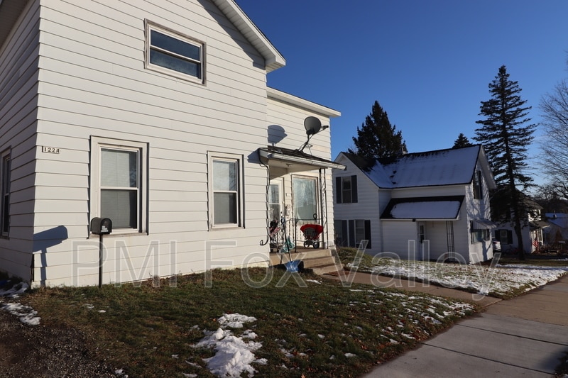 Primary Photo - 122 S State St