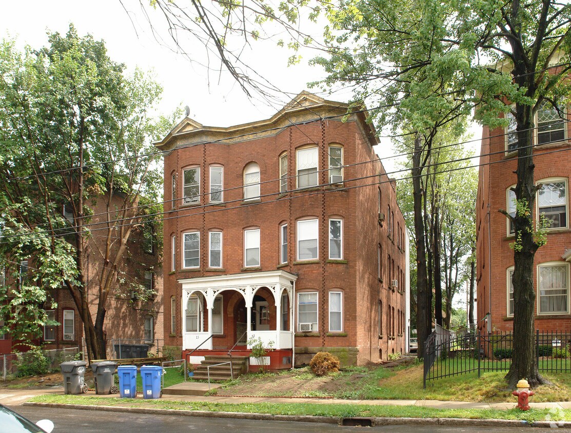 Primary Photo - 15-17 Putnam Hts