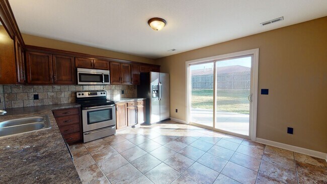 Foto del edificio - 6123-6125 Pinto Lane
