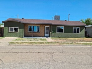 Building Photo - 1309 Jackson Ave