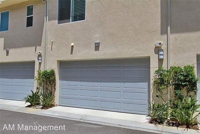 Foto del edificio - 2 br, 4 bath House - 5793 Acacia Lane