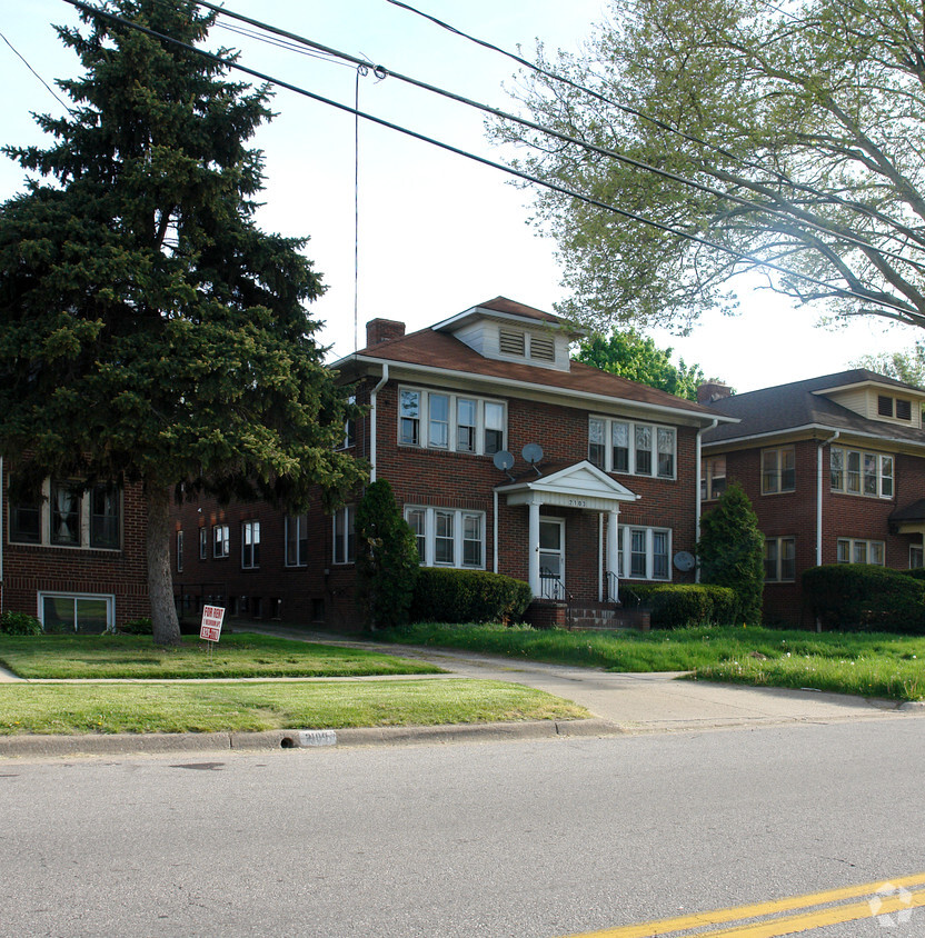 Building Photo - 2103 Grant Ave