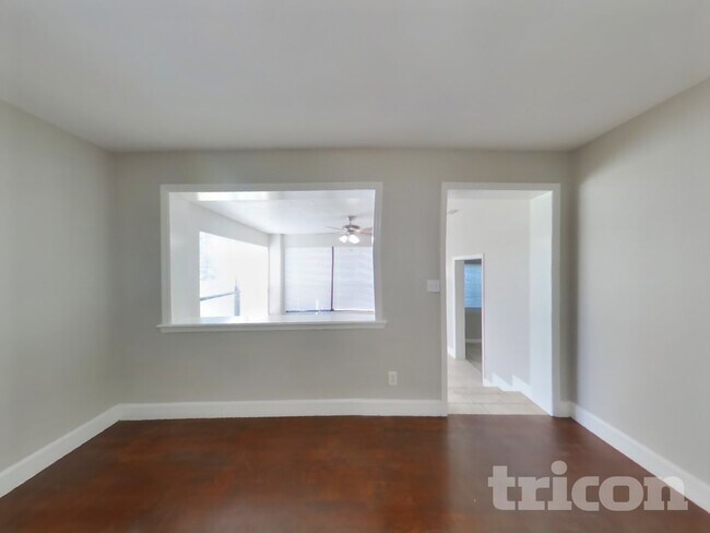 Foto del edificio - 7138 Mayapple Rd