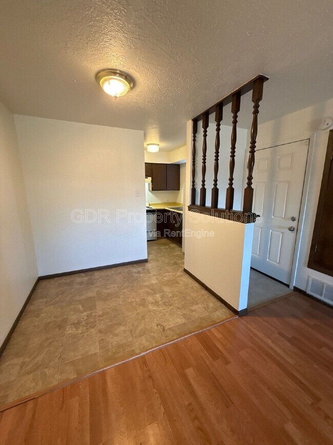 Building Photo - 309 Sierra Dr SE