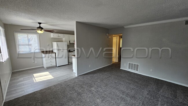 Building Photo - 1224 O Ave Pl NE