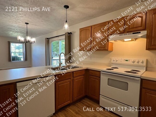 Building Photo - 2121 Phillips Ave