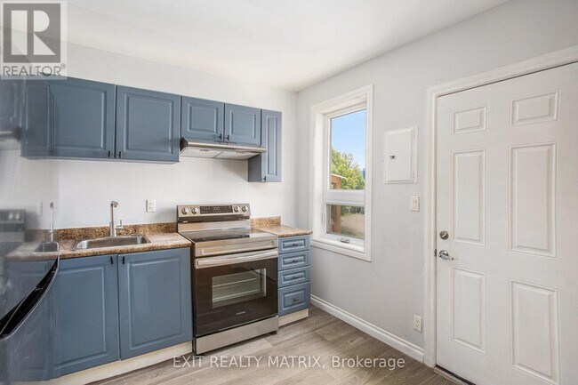 Building Photo - 258 Park St