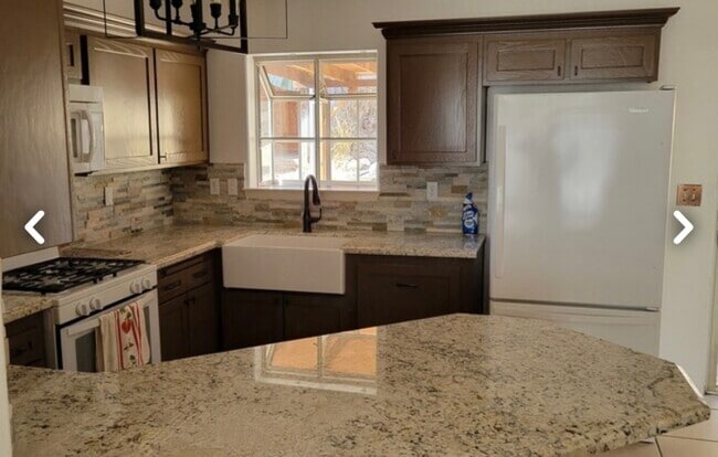 Building Photo - 6204 Castle Cary Dr