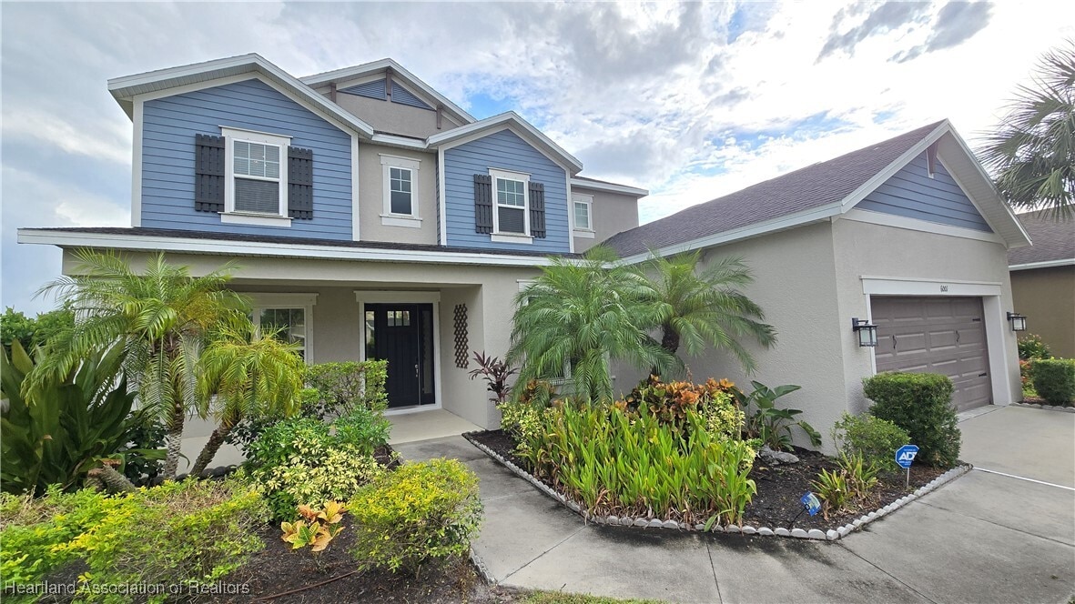 Foto principal - 6001 Anise Dr