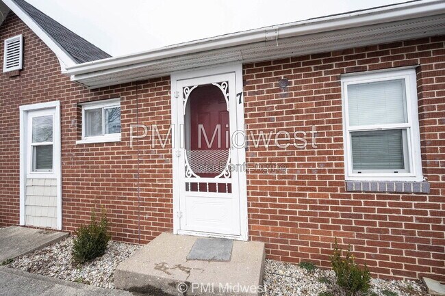 Foto del edificio - 2142 W US Hwy 40
