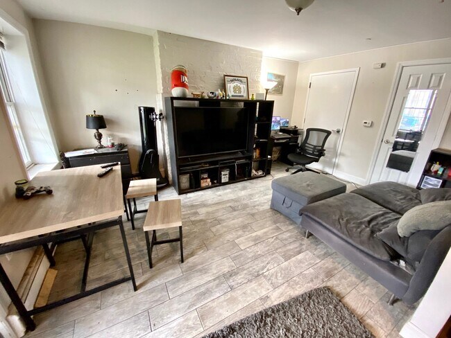 Foto del edificio - 247 Grove St