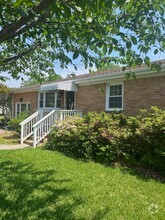 Building Photo - 8450 Radnor Rd