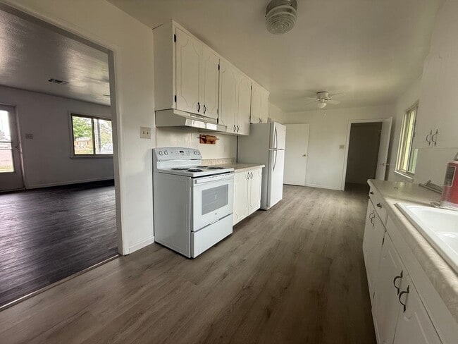 Building Photo - 1309 Jackson Ave