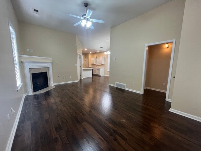 Building Photo - 1/2 OFF FURST FULL MONTH'S RENT! Desirable...