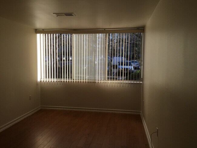 Building Photo - 4410 Briarwood Ct N