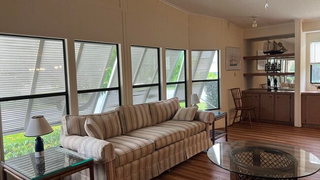 Foto del edificio - Large 2 Bedroom/2 Bath PALM HARBOR Manufactured Home in Cambridge 55+ Community In Hobe Sound Flo...