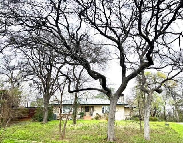 Primary Photo - 827 N Hampton Rd