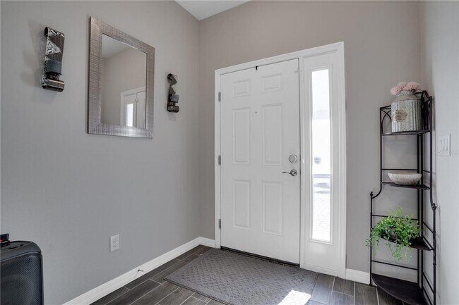 Foto del edificio - 2915 Grand Kemerton Pl