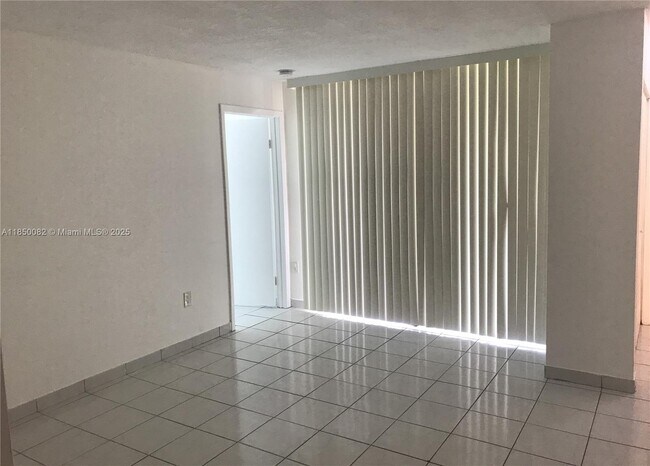 Foto del edificio - 11790 SW 18th St