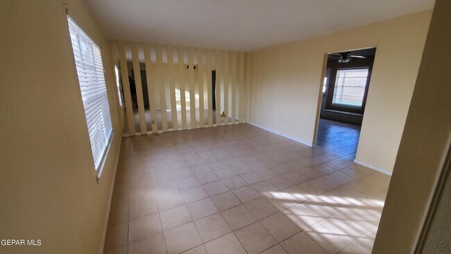 Building Photo - 332 Rio Verde Dr