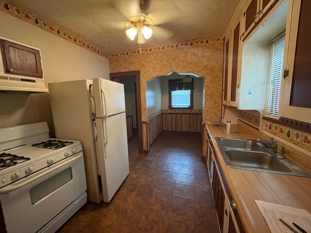 Foto del edificio - 934 Silvercrest Ave