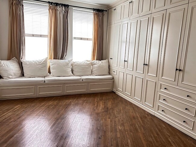 Photo - 1021 Grand St House