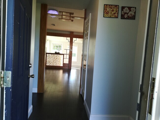 Building Photo - 603 Ravencrest Dr