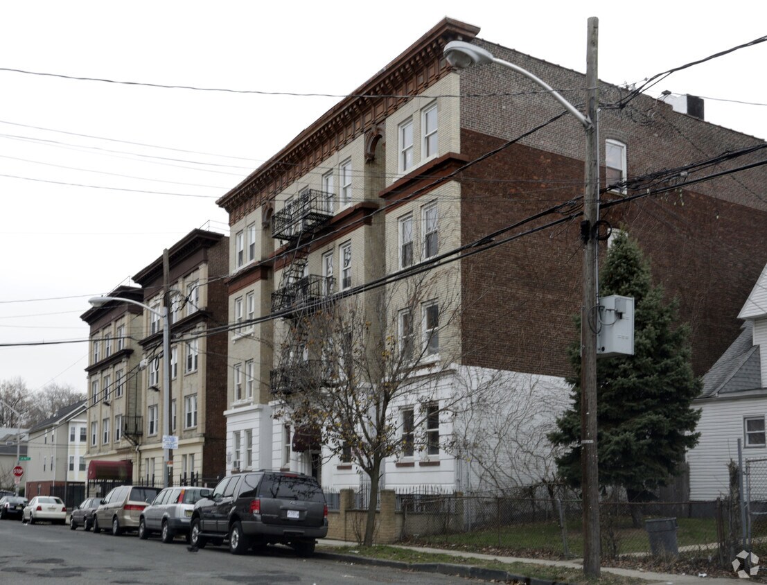 Foto principal - 74-76 N 9th St