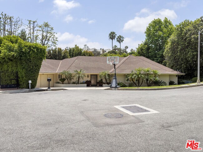 Building Photo - 1094 Garden Ln