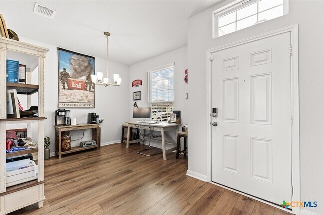 Foto del edificio - 242 Boatright Blvd
