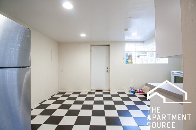 Foto del edificio - 826 W Dakin St