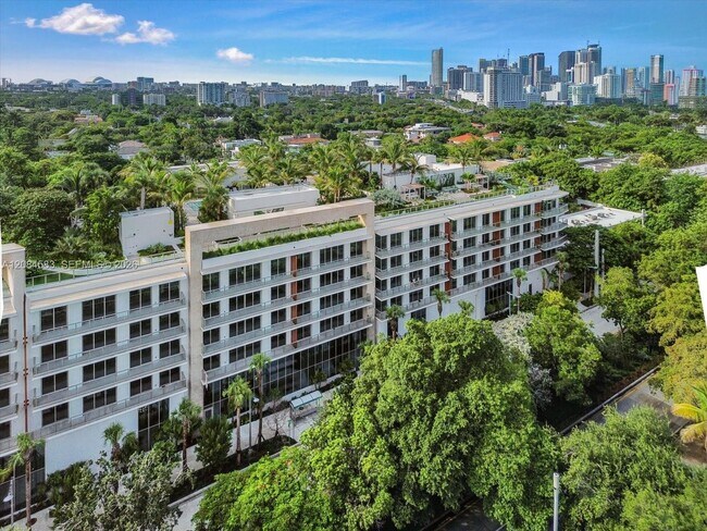 Building Photo - 2200 Brickell Ave