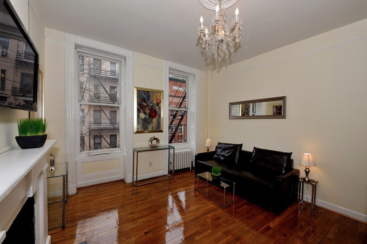 Primary Photo - 408 W 45th St