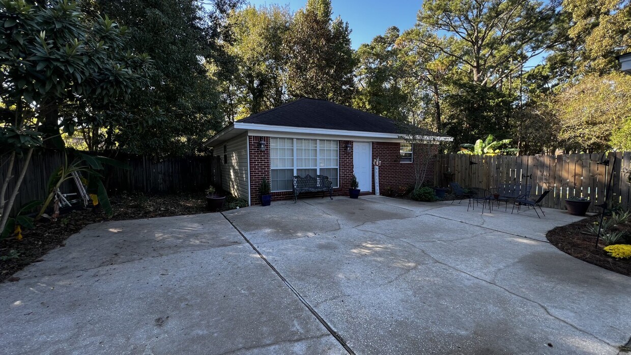 Primary Photo - 631 Southern Way