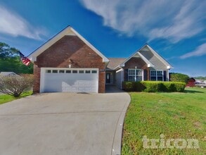 Building Photo - 505 Arabian Ln