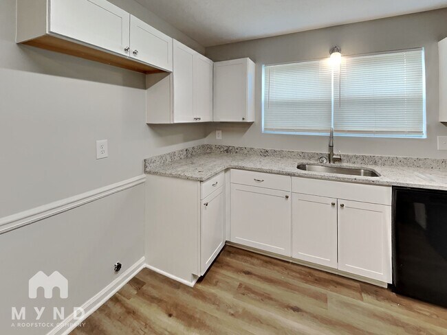 Building Photo - 136 Crystal Brook