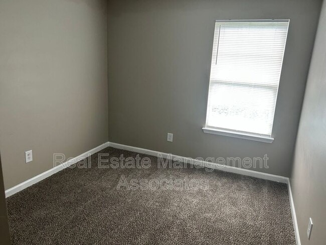Foto del edificio - 1733 Carrington Dr