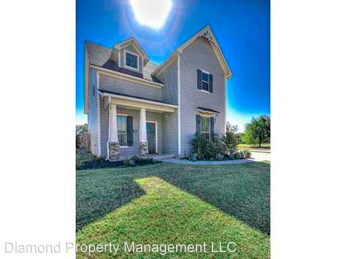Primary Photo - 4 br, 2.5 bath House - 421 Perfect Place