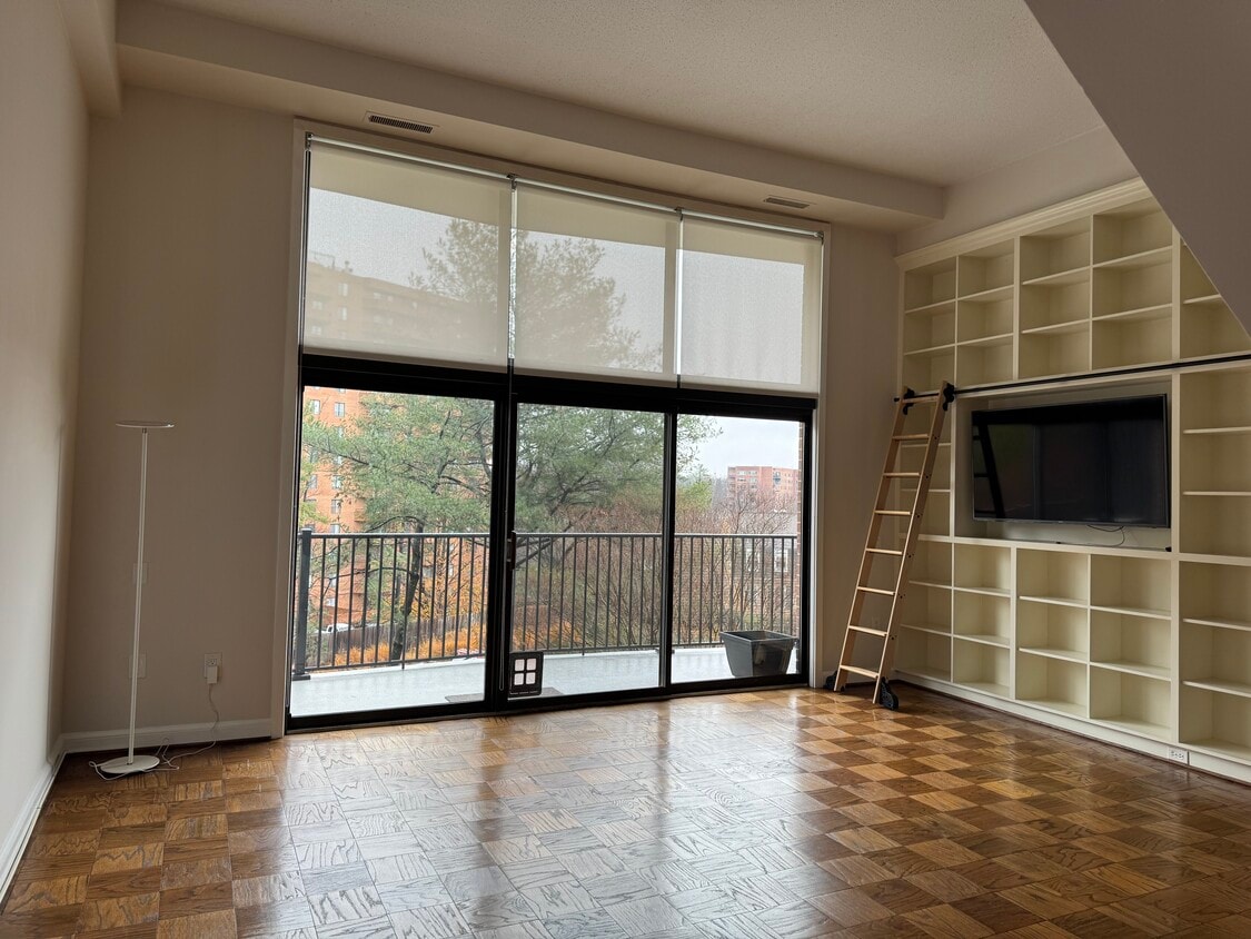 Photo - 3101 New Mexico Ave NW (Washington, DC)