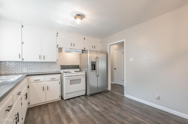 Foto del edificio - 3 br, 1 bath House - 1302 N W S Young Dr