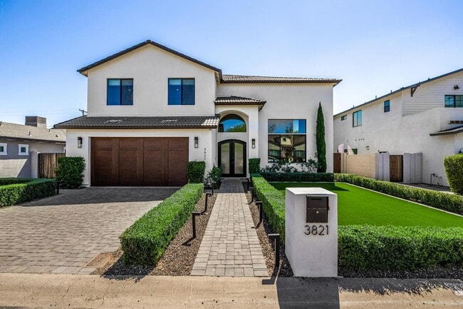 Foto del edificio - 3821 E Devonshire Ave