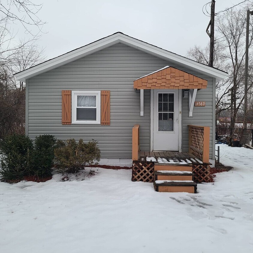 Primary Photo - 14589 Waverly Ave