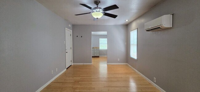 Foto del edificio - Mahncke Park! 1-Bedroom in 4-Plex near Ft ...