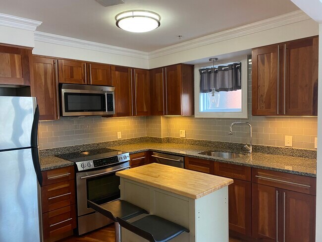 Kitchen - 1020 Pennsylvania Ave SE