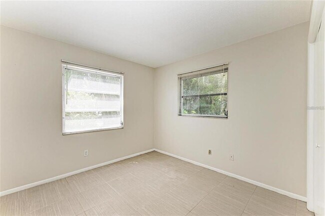 Foto del edificio - 2121 Pueblo Cir