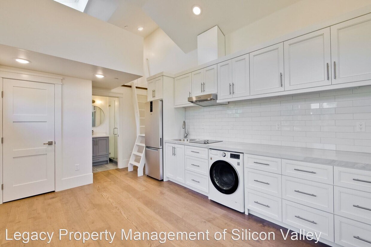 Primary Photo - 1 br, 1 bath House - 324-A Cherry Ave.
