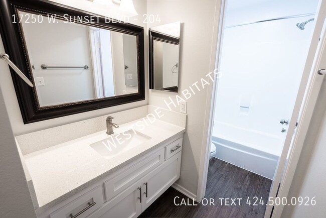 Building Photo - 17250 Sunset - Gorgeous, fully renovated b...